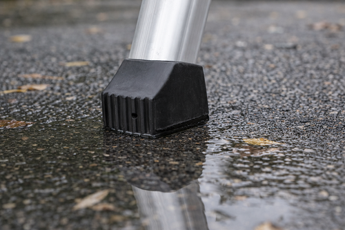 Embout de pied antidérapant pour échelle télescopique